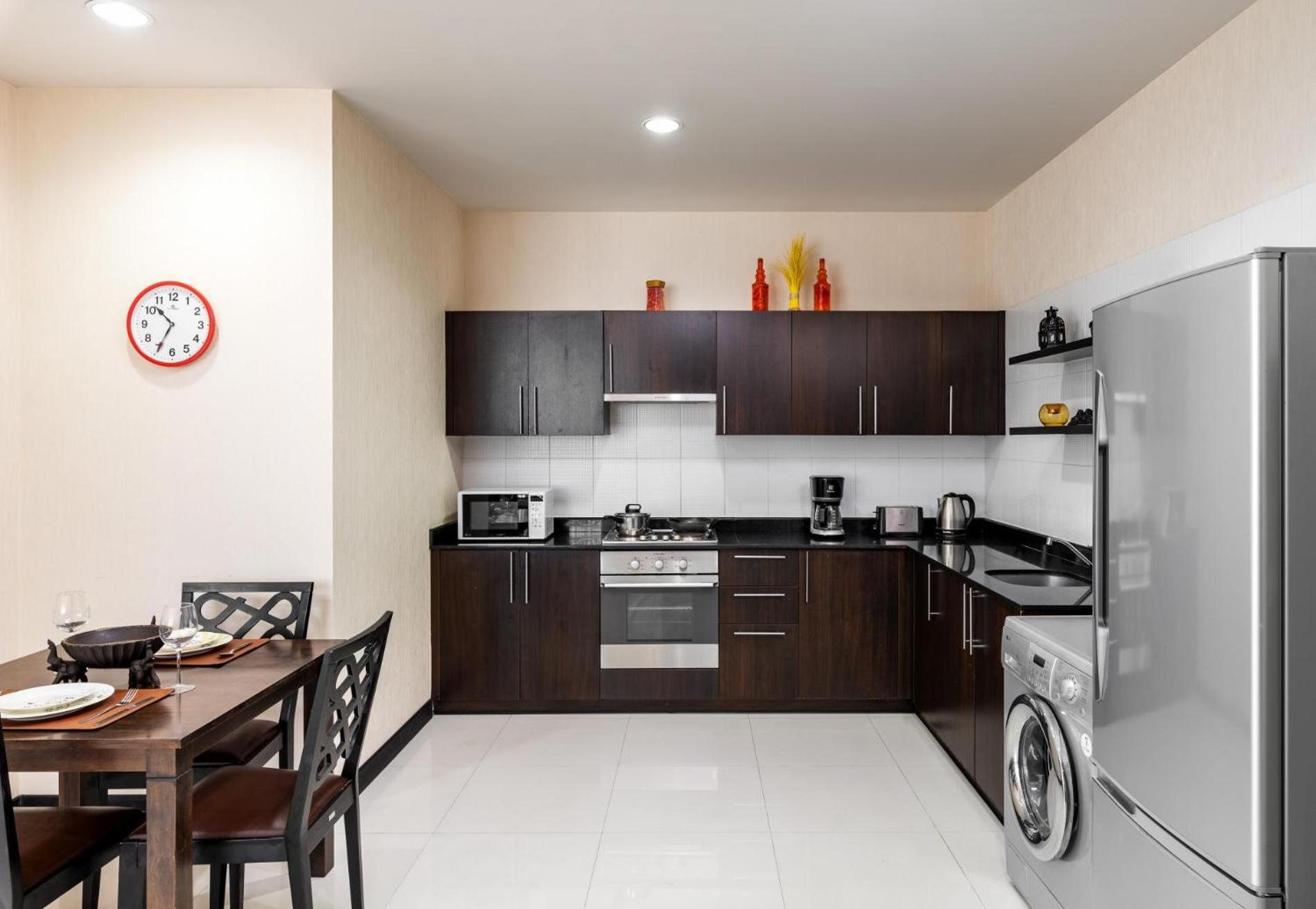 Veloche 2 Bedroom Apartment With Seaview Karon Exterior foto